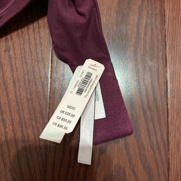 BNWT Victoria Secret Bra - Picture 3 of 3